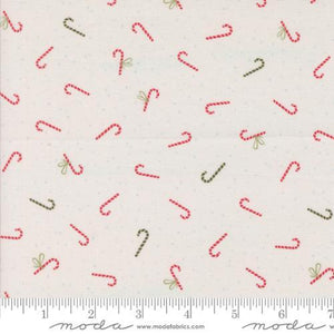 Moda Fabrics Purrfect Christmas Pearl  39047 11