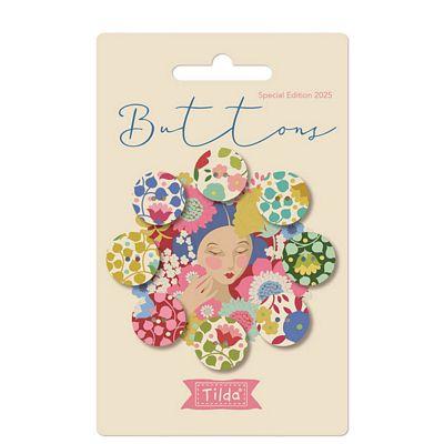 Tilda Wallflower Buttons .63in (16mm) 8 pieces Red/Green