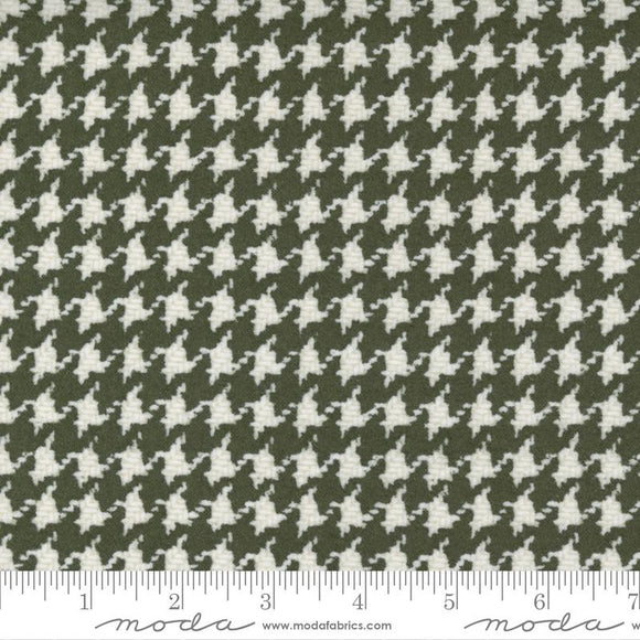 Moda Fabrics Yuletide Gatherings Flannel Ivy 49143 14F